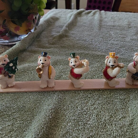 Miniature Christmas Figurines - Picture 6 of 9
